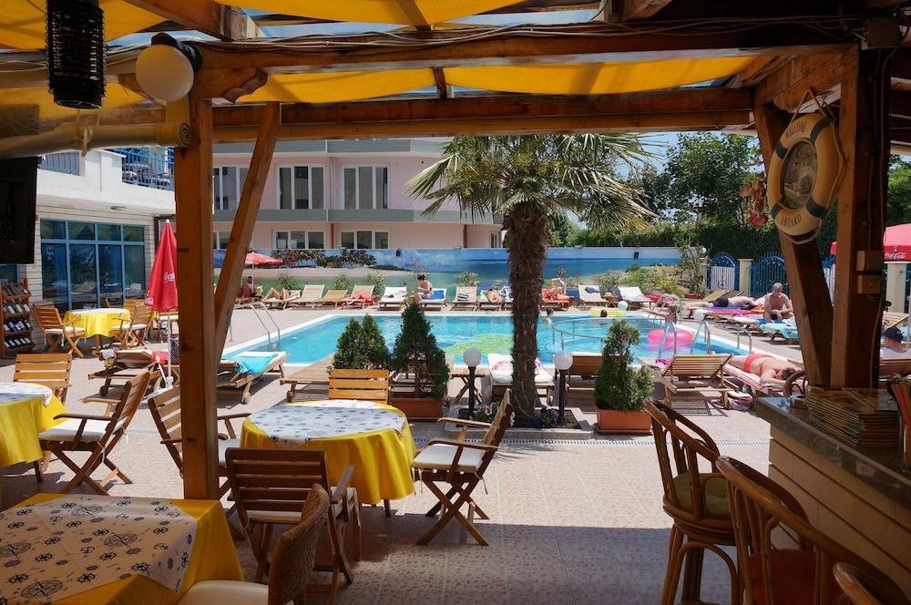 Bora Bora Ξενοδοχείο 3*
