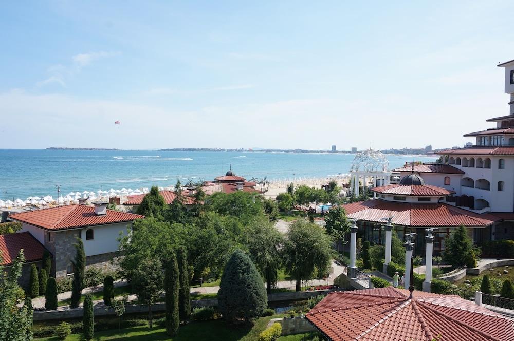 Хотел бора бора